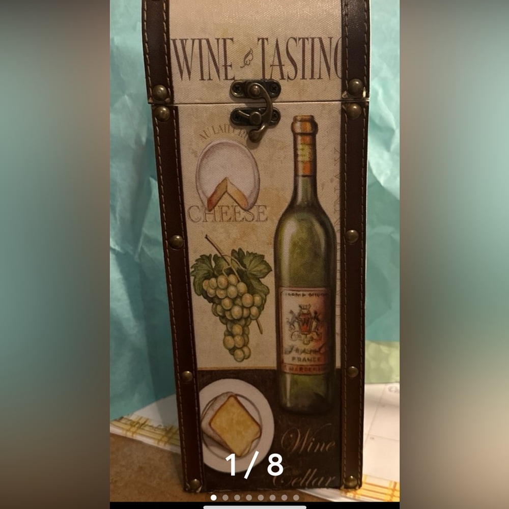 Beautiful Wood Wine Holder, vguc🍇🍇🍇